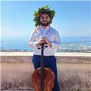 Diplomato all'liceo musicale e laureato con lode alla magistrale di violoncello presso il conservatorio G.Martucci di Salerno. Propongo lezioni di violoncello, pianoforte base e teoria musicale